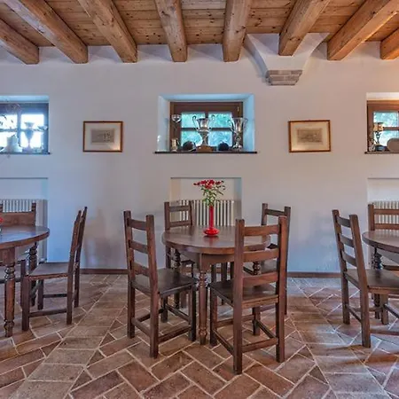 Rustico Del Conero مزرعة للإقامة